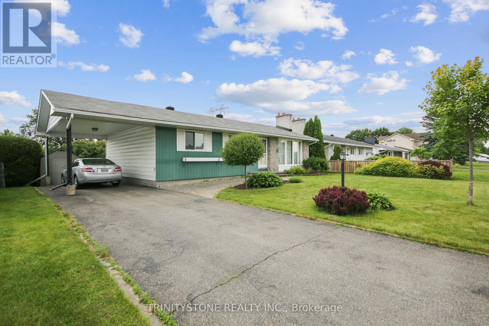 18 Charing Road, Ottawa, Ontario  K2G 0Z5 - Photo 3 - X12216435
