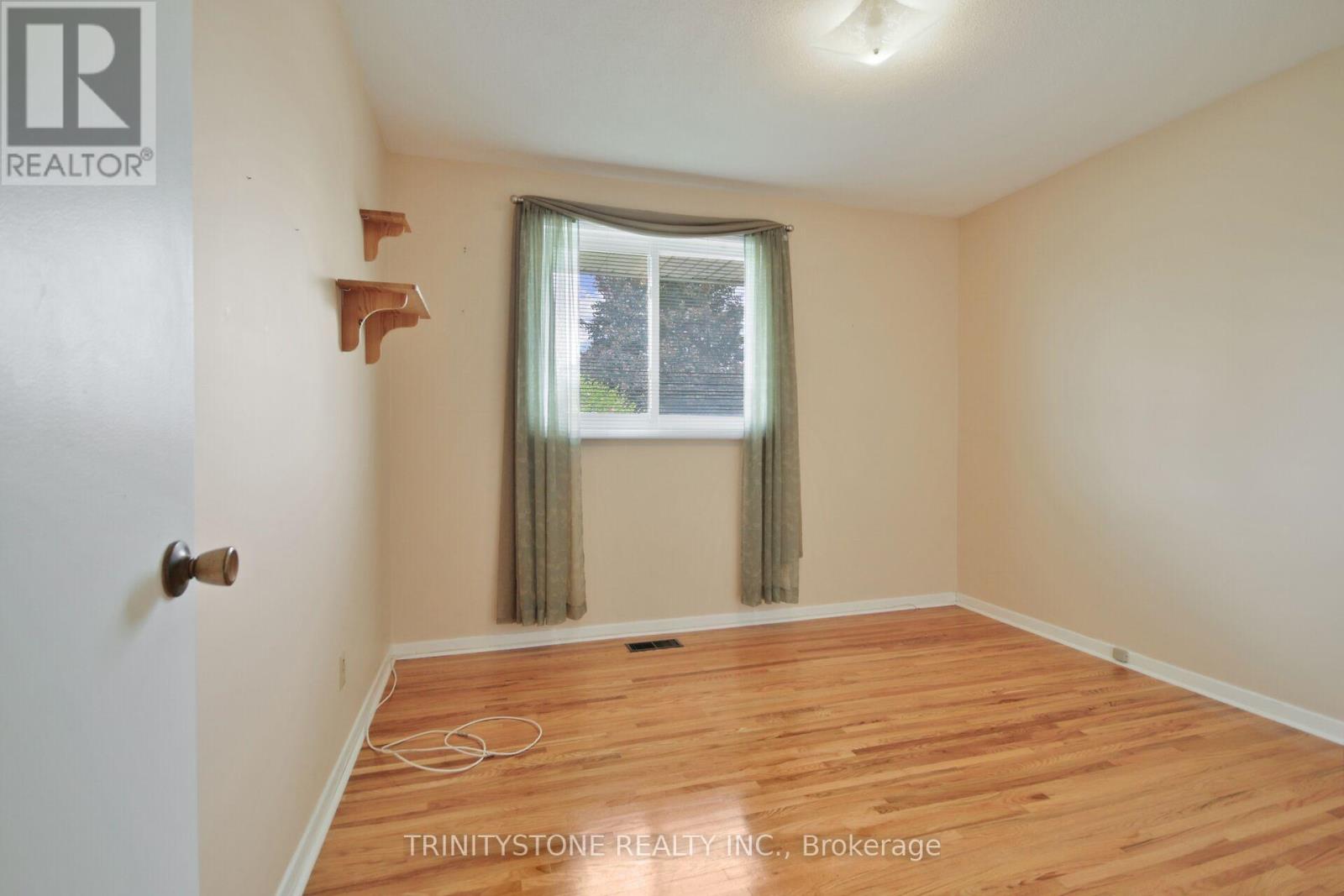 18 Charing Road, Ottawa, Ontario  K2G 0Z5 - Photo 30 - X12216435