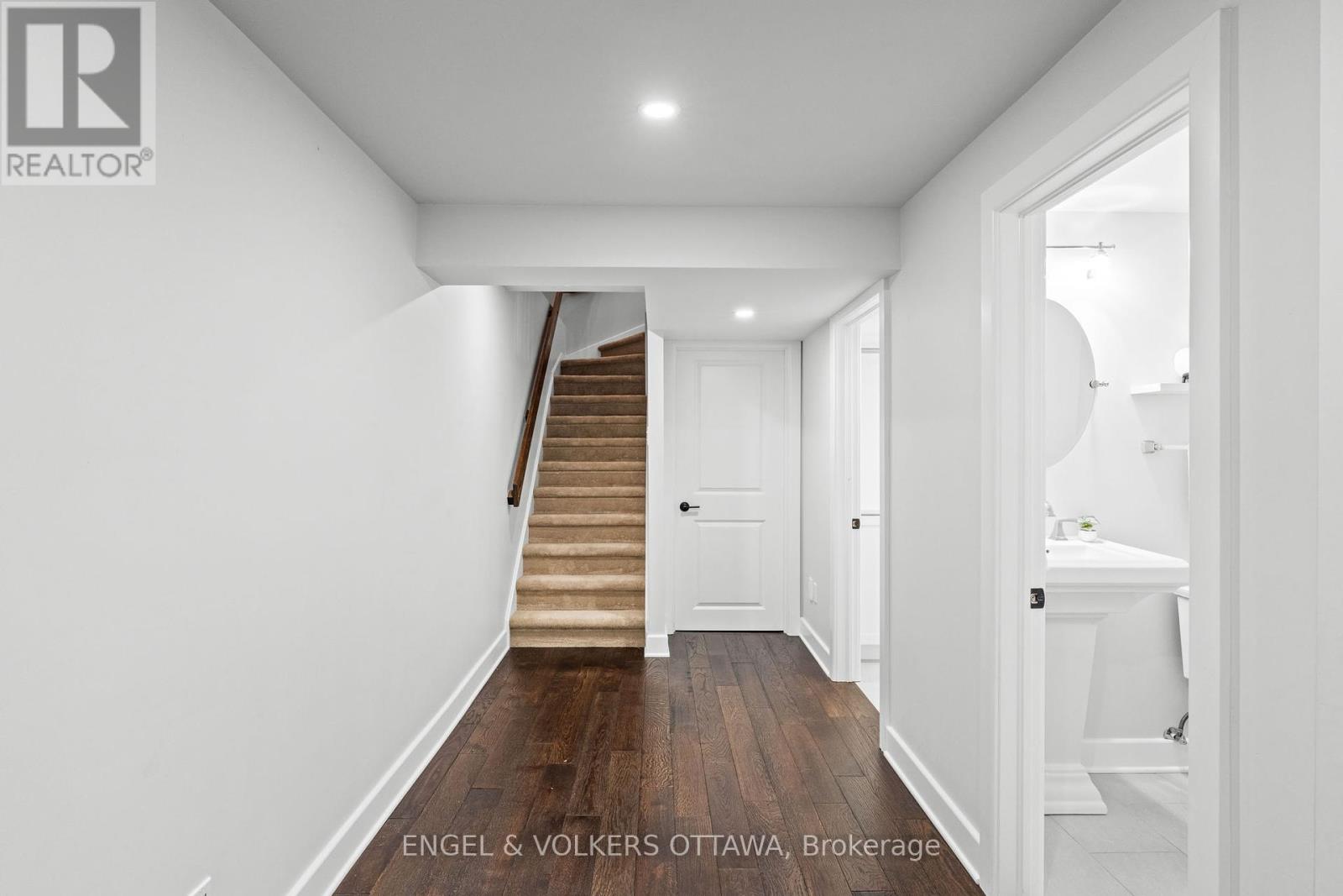 12 Hackett Street, Ottawa, Ontario  K1V 0P8 - Photo 25 - X12216424