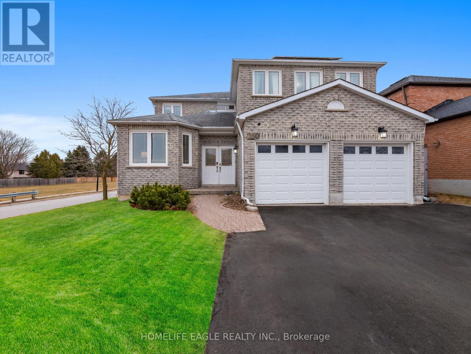 250 Alex Doner Drive, Newmarket, Ontario  L3X 1A8 - Photo 1 - N12215462