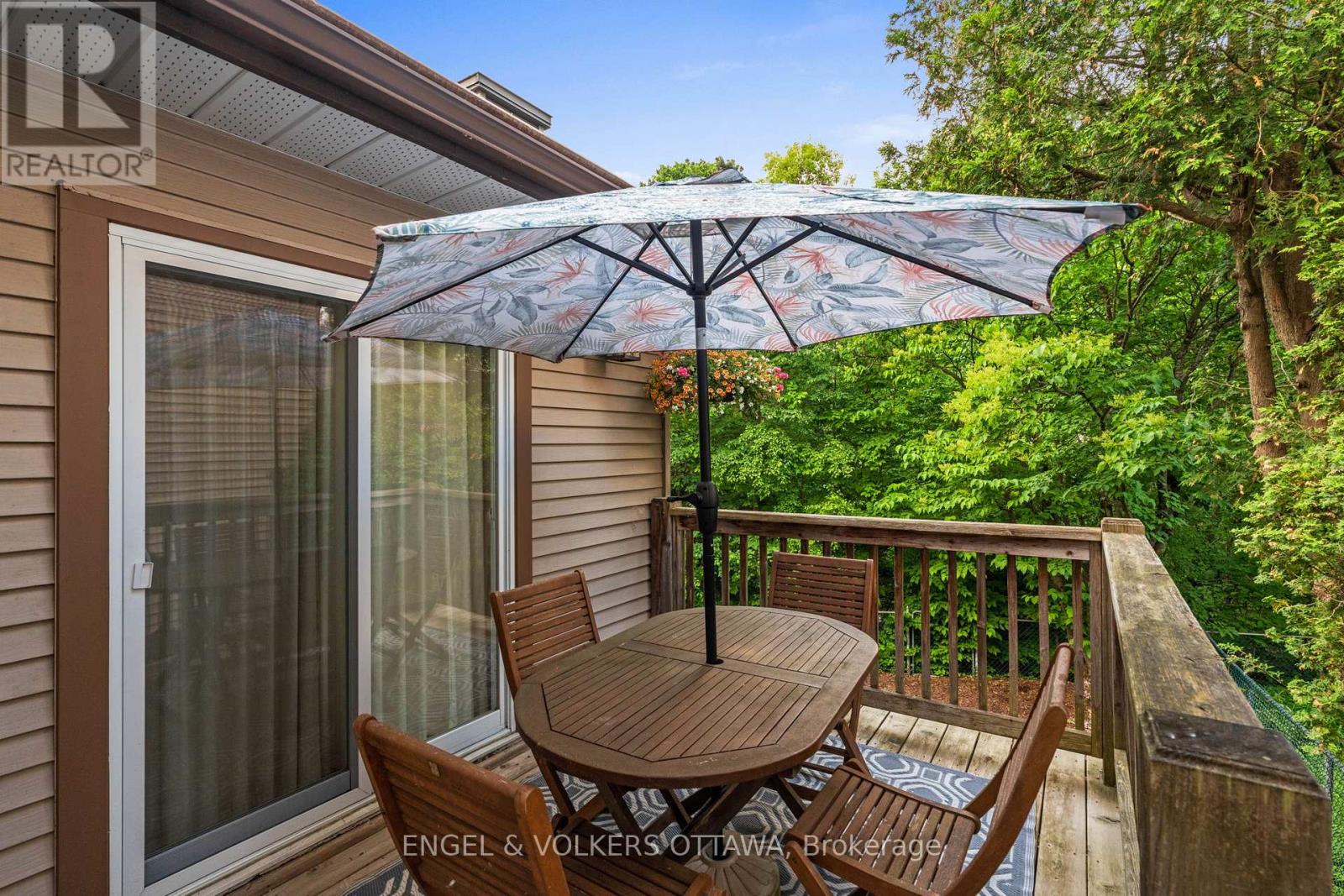 12 Hackett Street, Ottawa, Ontario  K1V 0P8 - Photo 33 - X12216424