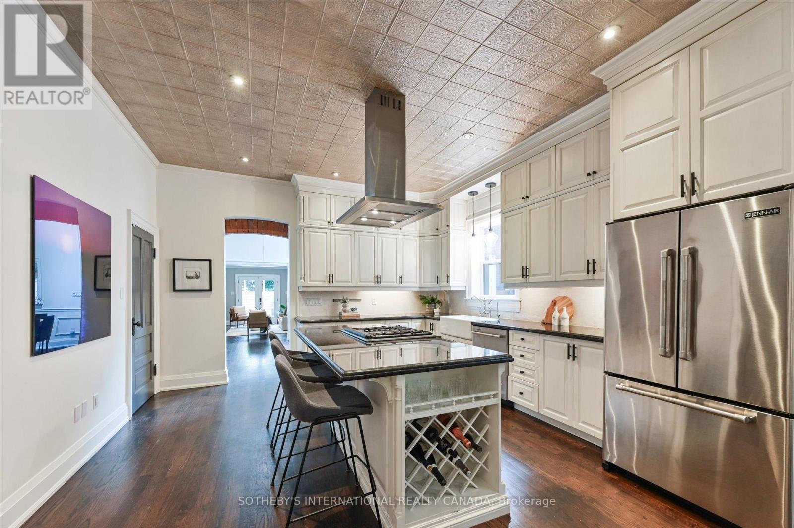 61 Gwynne Avenue, Toronto, Ontario  M6K 2C5 - Photo 10 - W12212982