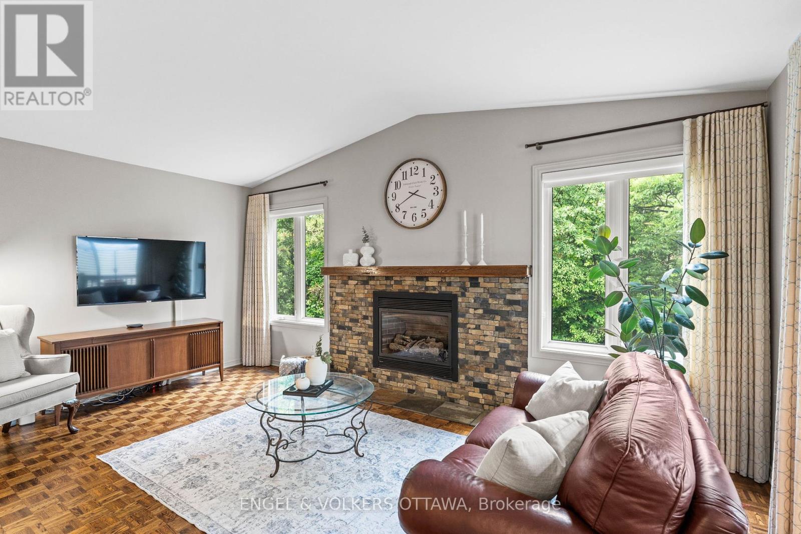 12 Hackett Street, Ottawa, Ontario  K1V 0P8 - Photo 11 - X12216424