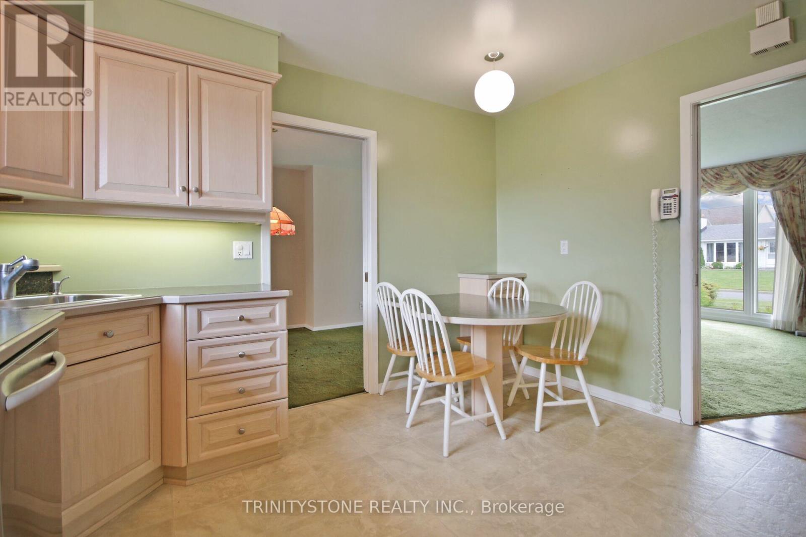 18 Charing Road, Ottawa, Ontario  K2G 0Z5 - Photo 16 - X12216435