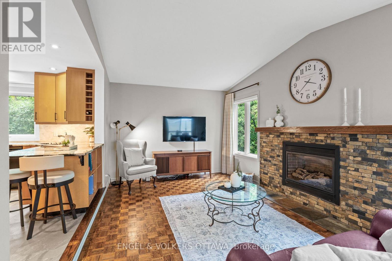 12 Hackett Street, Ottawa, Ontario  K1V 0P8 - Photo 13 - X12216424