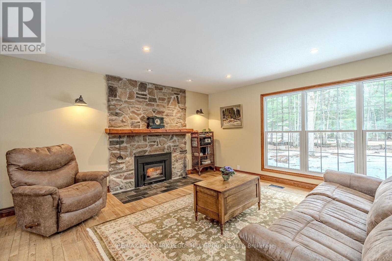 6 Woodland Heights Drive, Adjala-Tosorontio, Ontario  L0M 1J0 - Photo 9 - N12216059