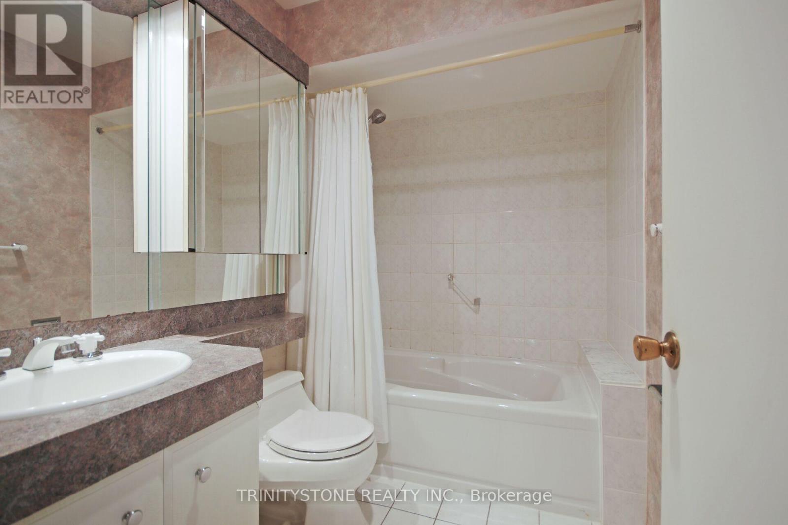 18 Charing Road, Ottawa, Ontario  K2G 0Z5 - Photo 34 - X12216435