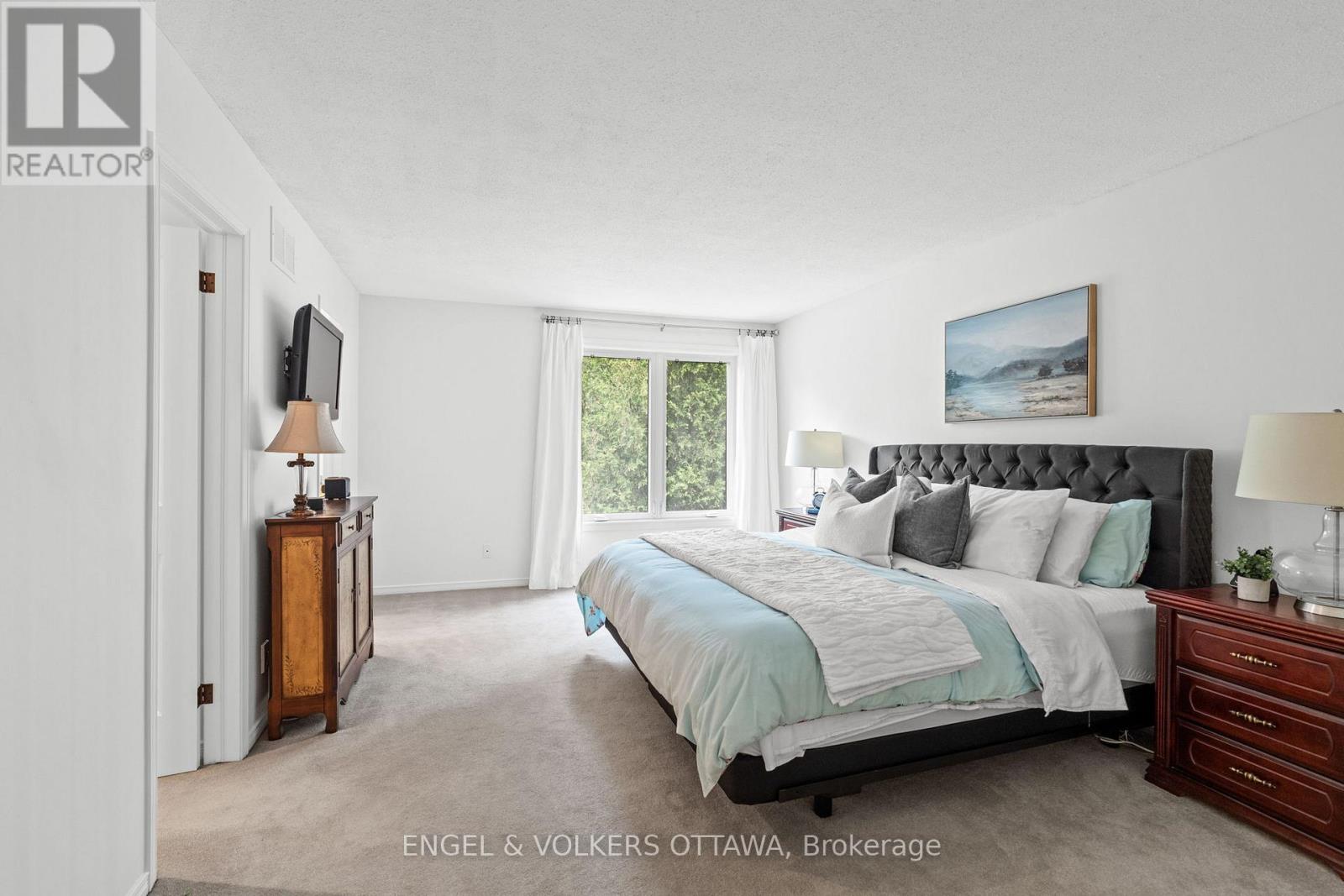 12 Hackett Street, Ottawa, Ontario  K1V 0P8 - Photo 16 - X12216424