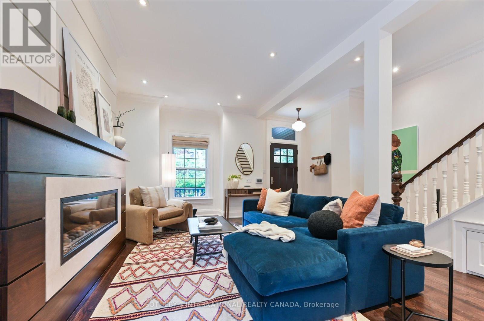61 Gwynne Avenue, Toronto, Ontario  M6K 2C5 - Photo 7 - W12212982