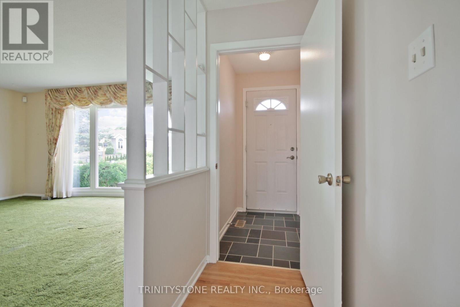 18 Charing Road, Ottawa, Ontario  K2G 0Z5 - Photo 5 - X12216435