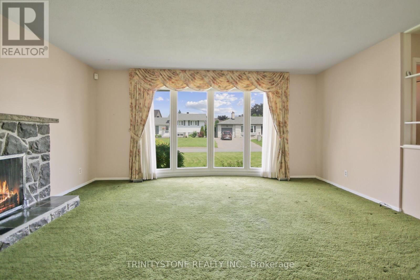 18 Charing Road, Ottawa, Ontario  K2G 0Z5 - Photo 10 - X12216435