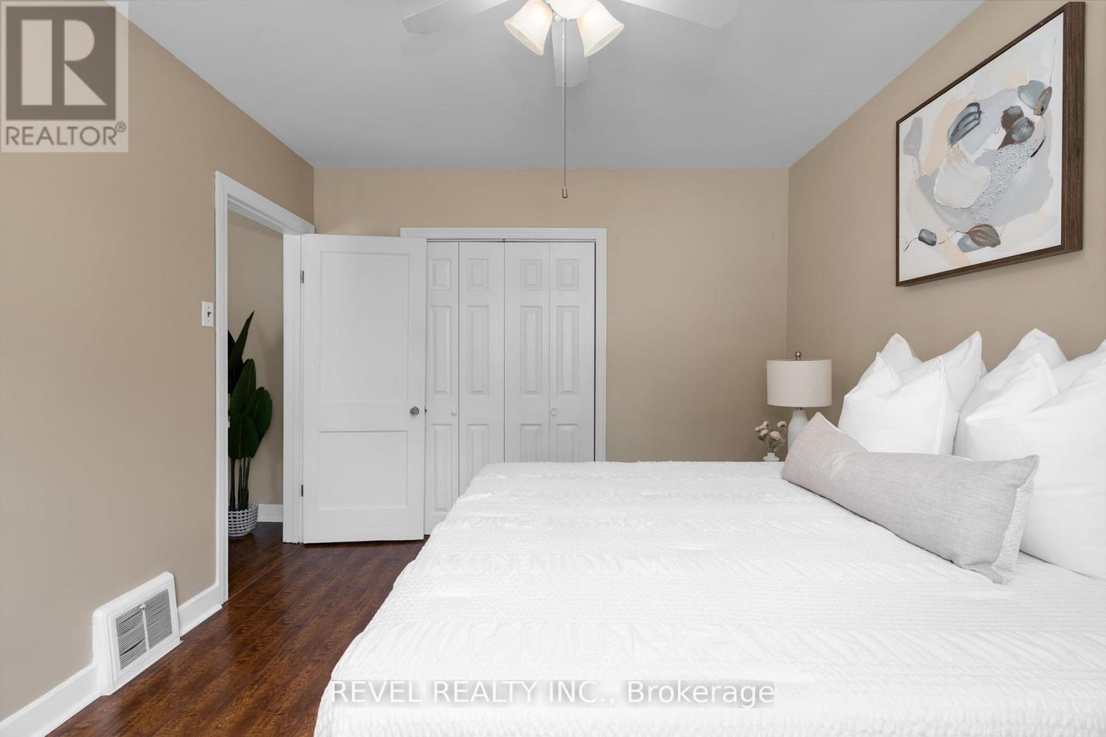 11 North Street, Barrie (Wellington), Ontario  L4M 2S1 - Photo 12 - S12215990