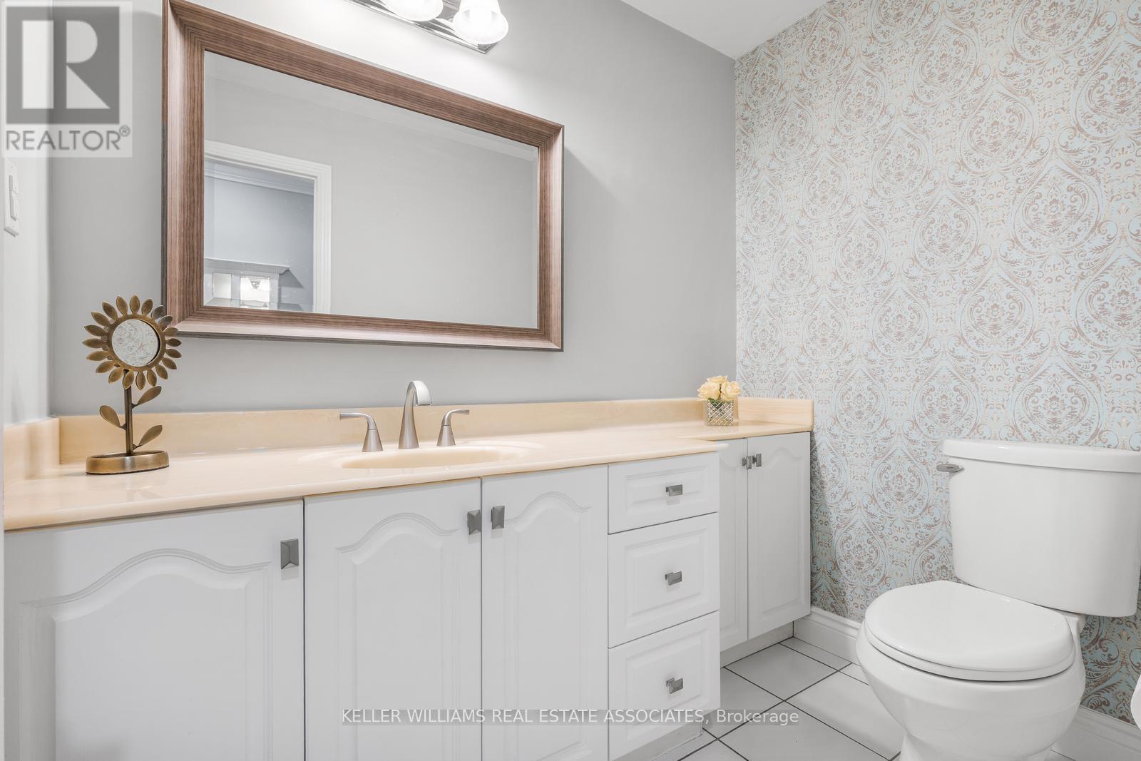 1792 Grosvenor Place, Mississauga, Ontario  L5L 3V8 - Photo 17 - W12215659