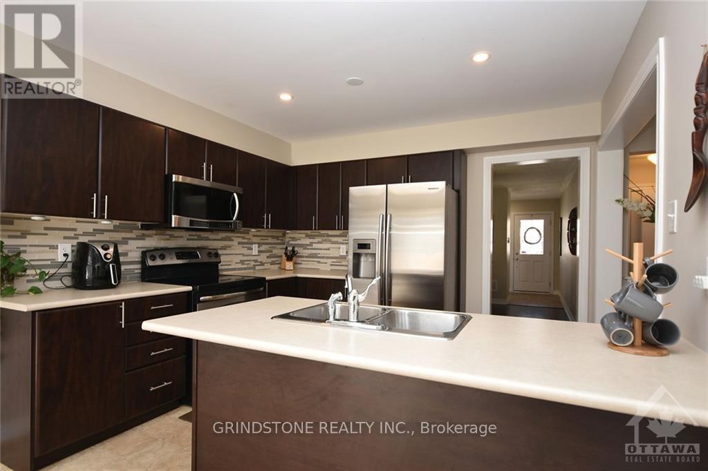 2414 Nutgrove Avenue, Ottawa, Ontario  K2J 0W9 - Photo 8 - X12216489