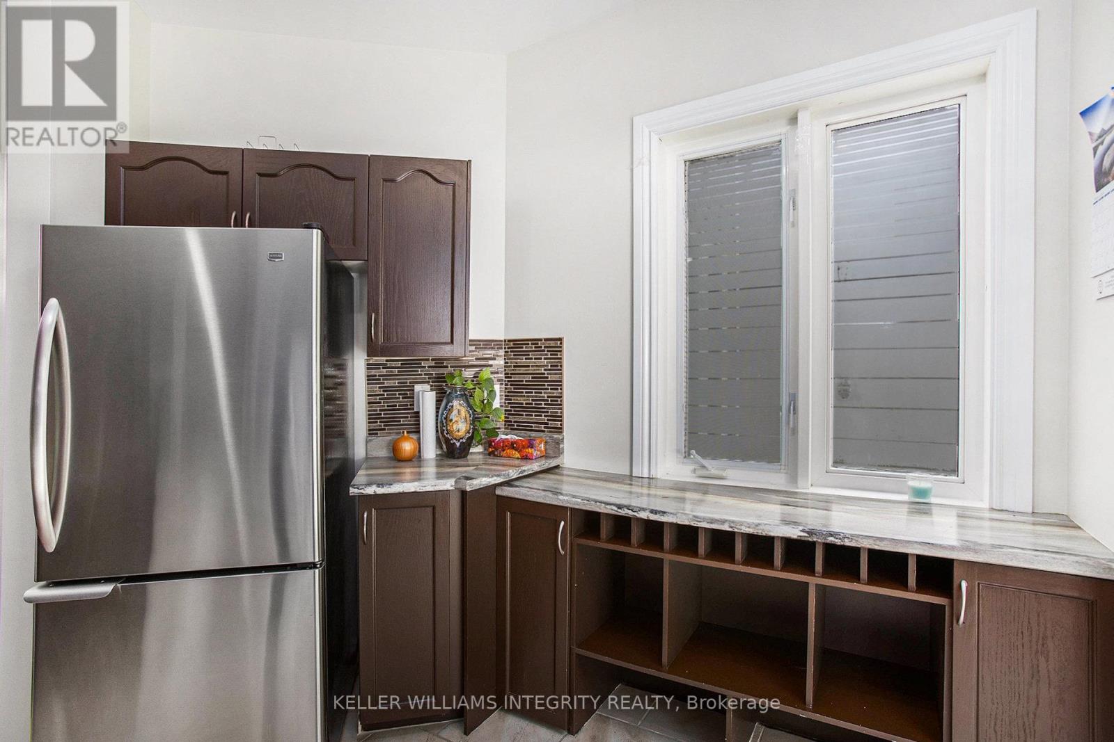 1286 Silvestri Crescent, Ottawa, Ontario  K1J 1E5 - Photo 12 - X12216494