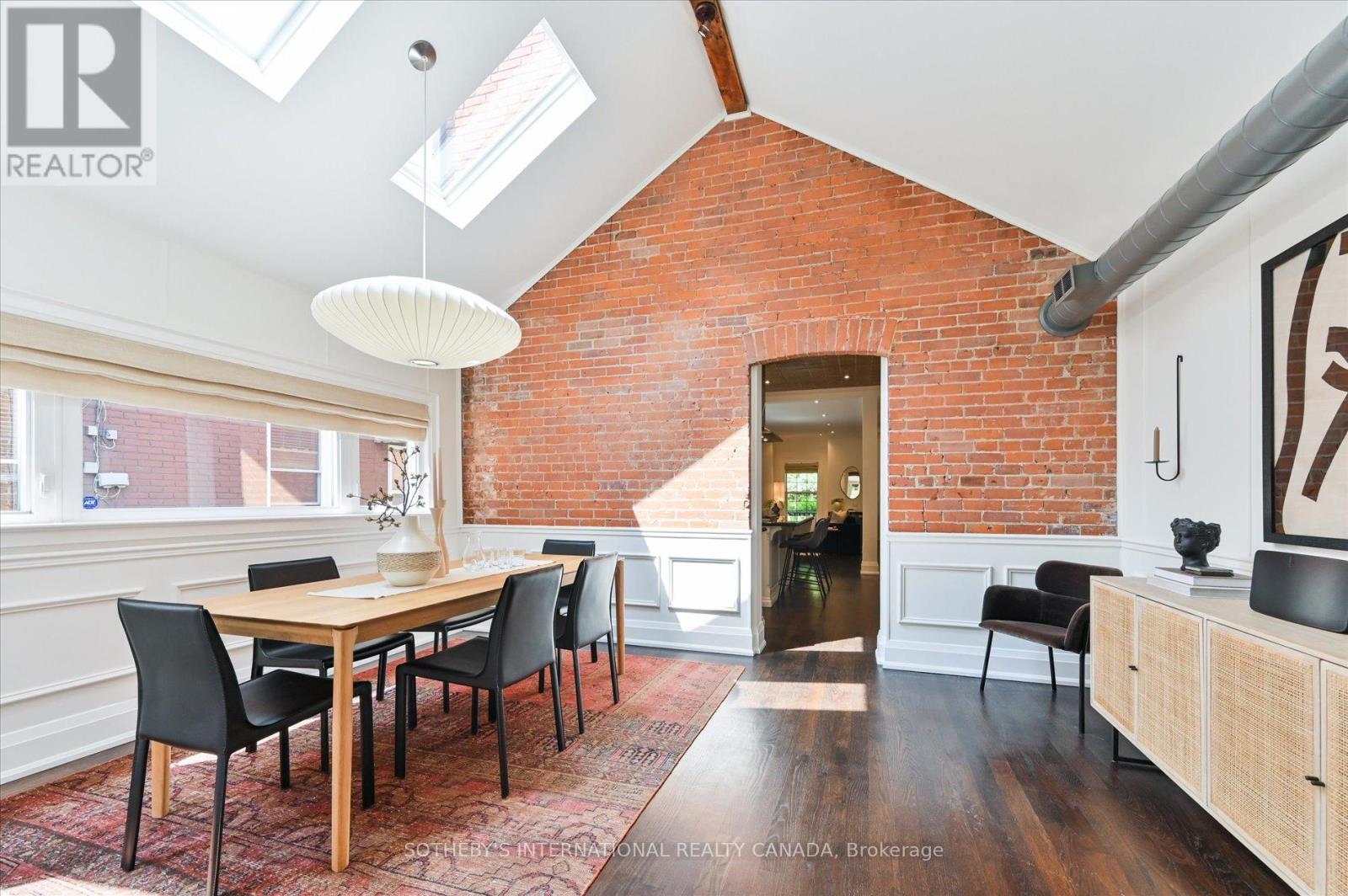 61 Gwynne Avenue, Toronto, Ontario  M6K 2C5 - Photo 13 - W12212982