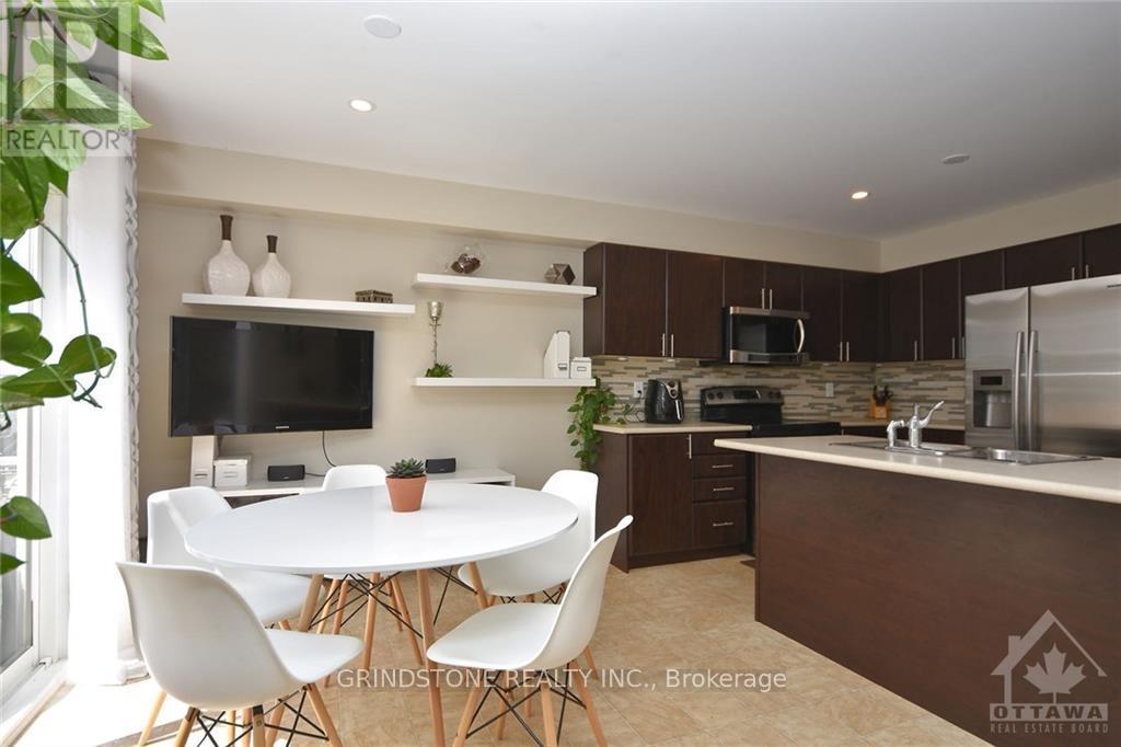 2414 Nutgrove Avenue, Ottawa, Ontario  K2J 0W9 - Photo 5 - X12216489