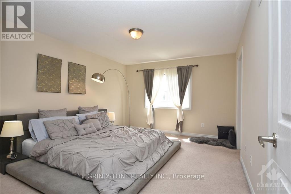 2414 Nutgrove Avenue, Ottawa, Ontario  K2J 0W9 - Photo 10 - X12216489