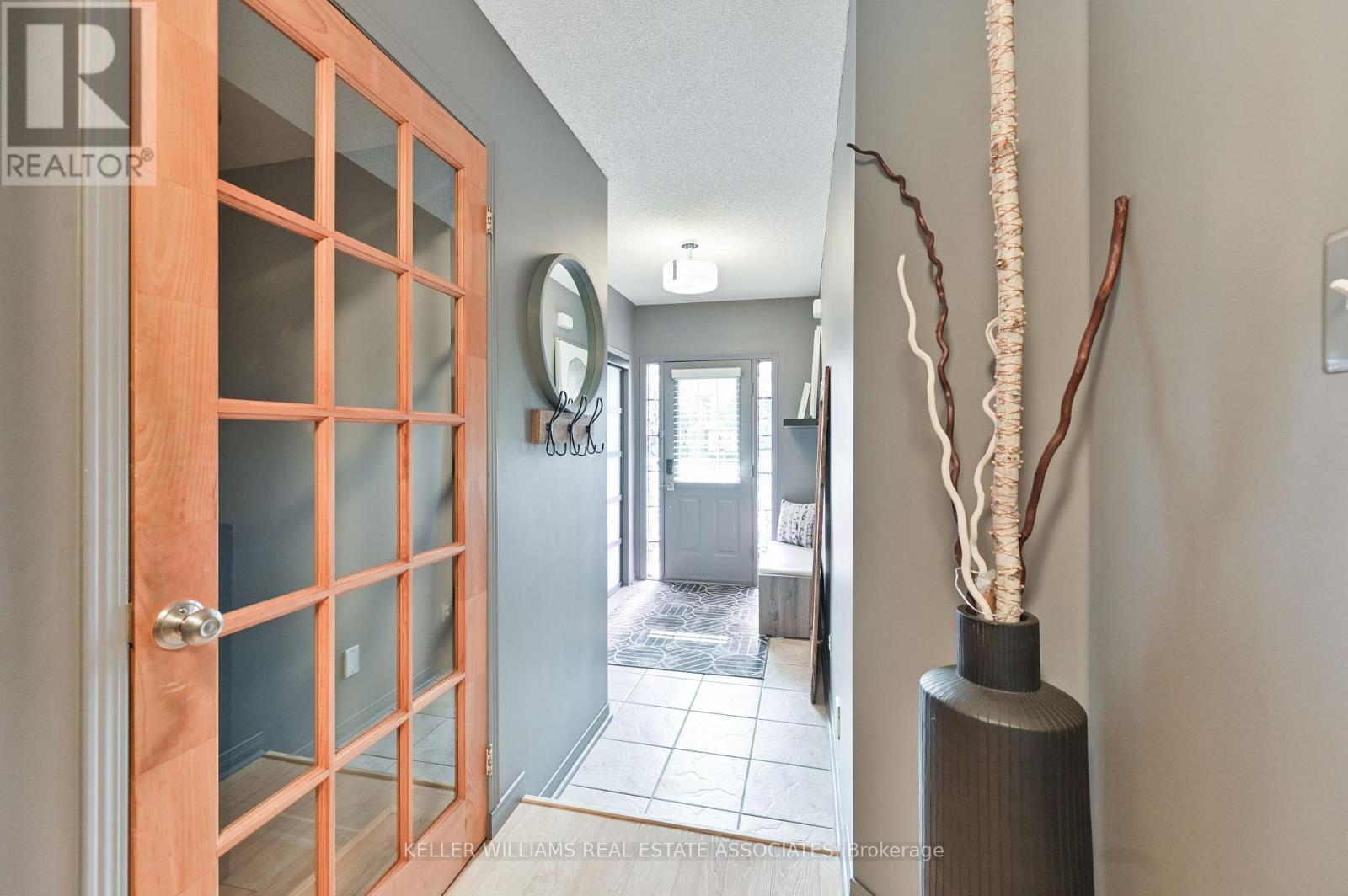 7514 Black Walnut Trail, Mississauga, Ontario  L5N 8A9 - Photo 5 - W12215570