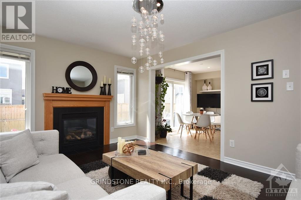 2414 Nutgrove Avenue, Ottawa, Ontario  K2J 0W9 - Photo 3 - X12216489