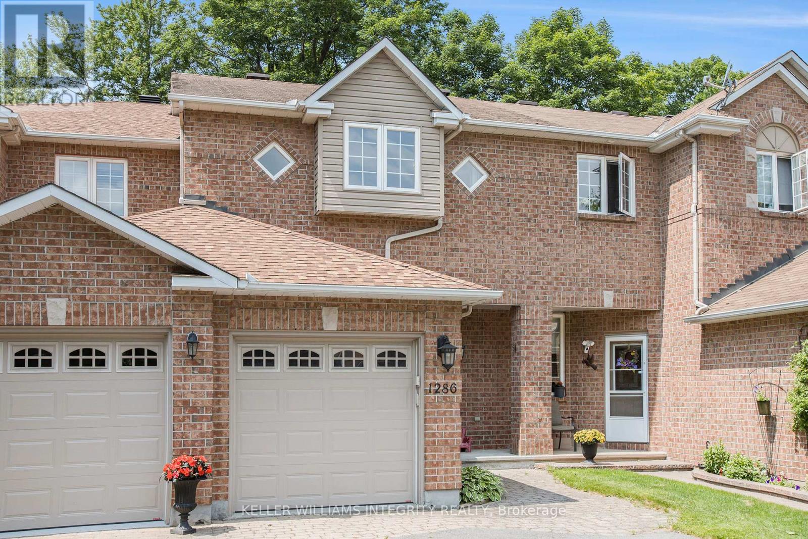 1286 Silvestri Crescent, Ottawa, Ontario  K1J 1E5 - Photo 2 - X12216494