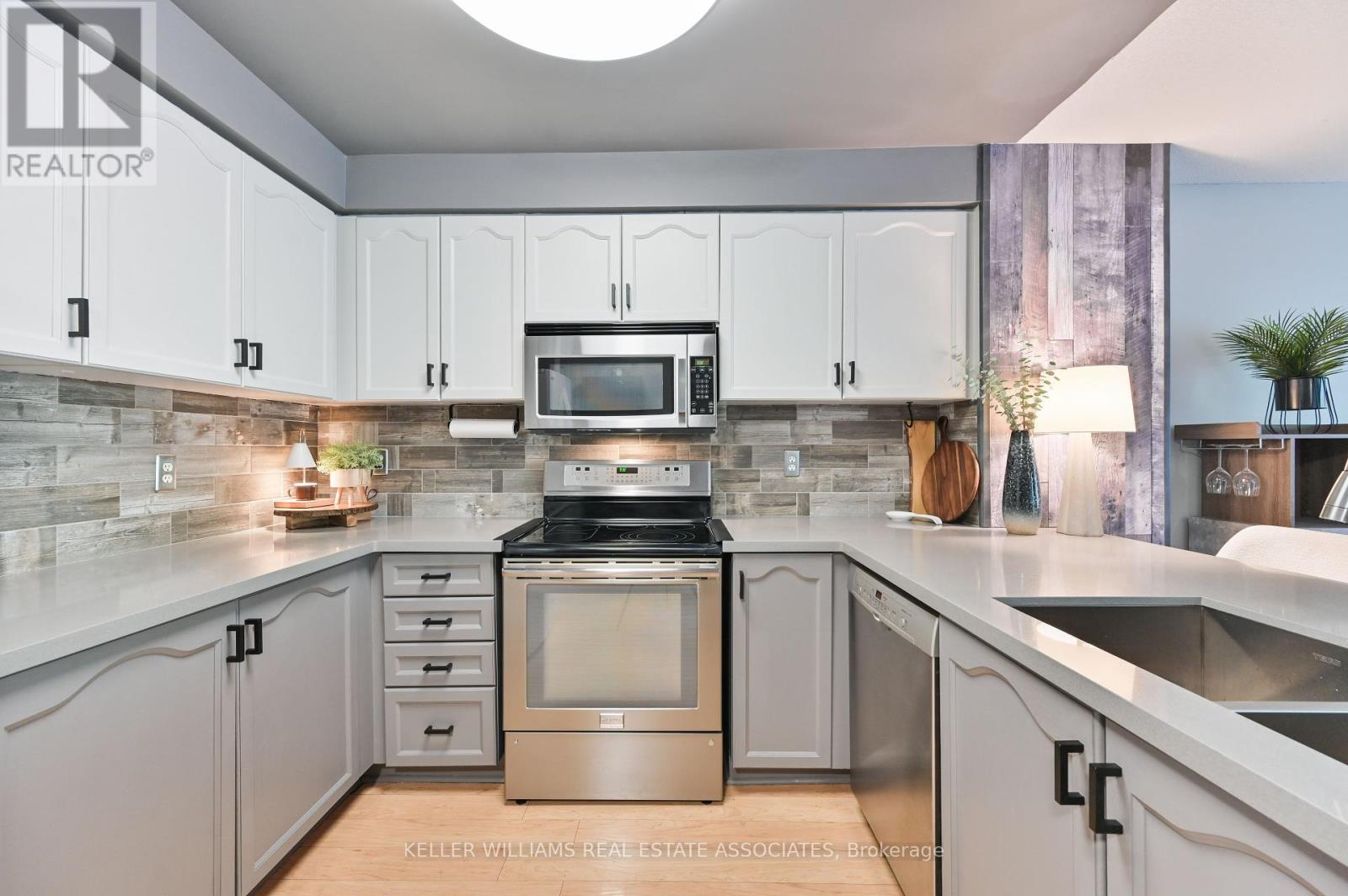 7514 Black Walnut Trail, Mississauga, Ontario  L5N 8A9 - Photo 8 - W12215570