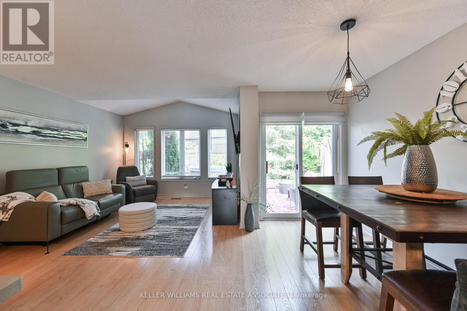 7514 Black Walnut Trail, Mississauga, Ontario  L5N 8A9 - Photo 10 - W12215570