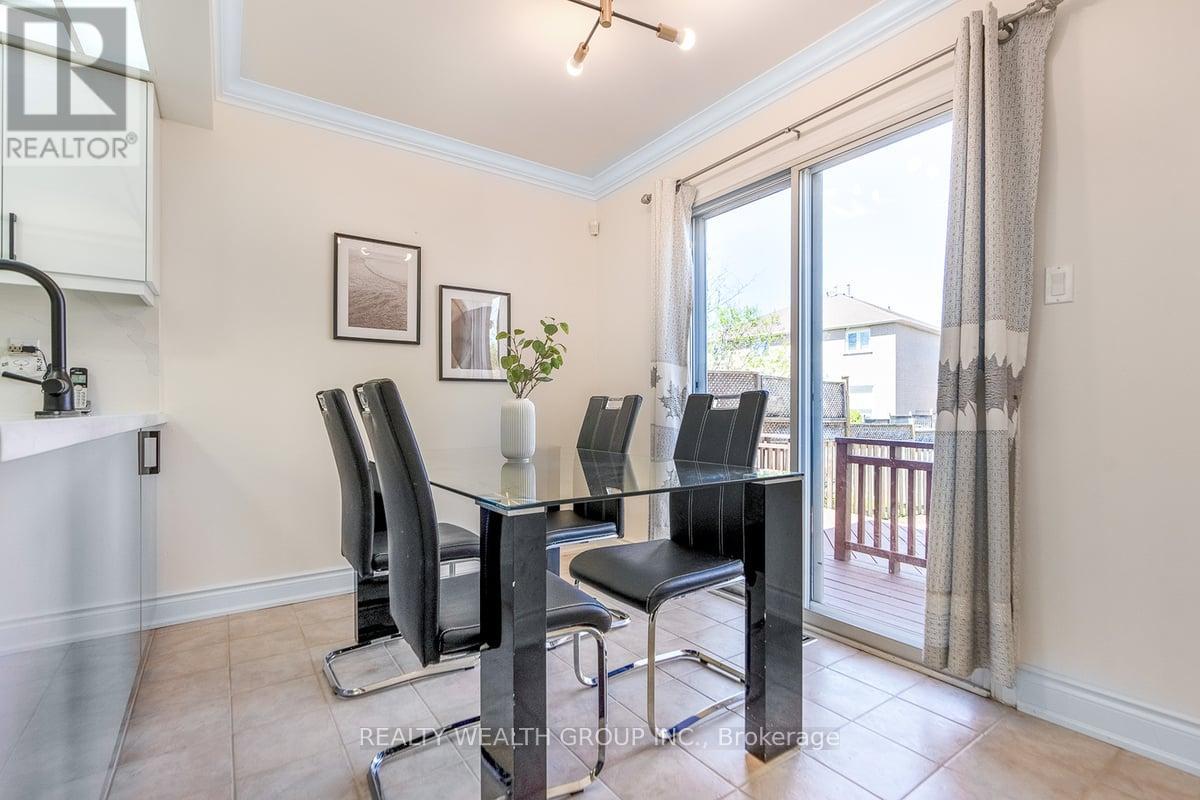 1077 Windsor Hill Boulevard, Mississauga, Ontario  L5V 1P4 - Photo 9 - W12215698