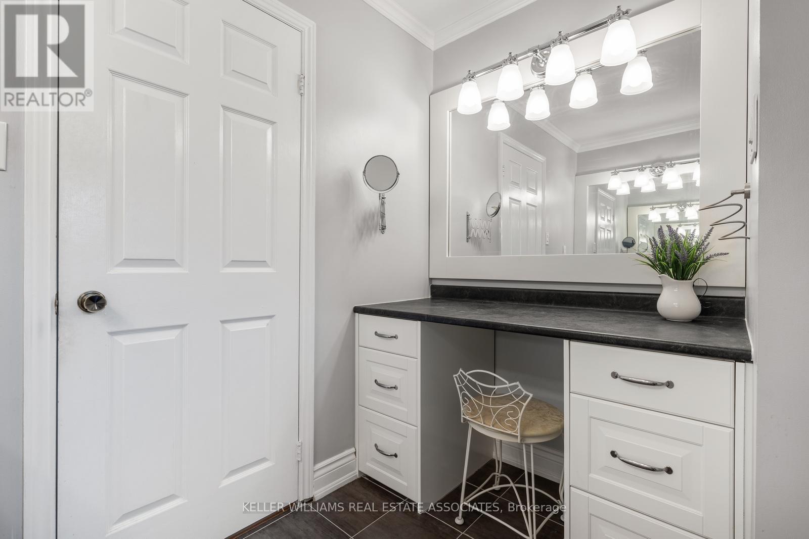 1792 Grosvenor Place, Mississauga, Ontario  L5L 3V8 - Photo 22 - W12215659