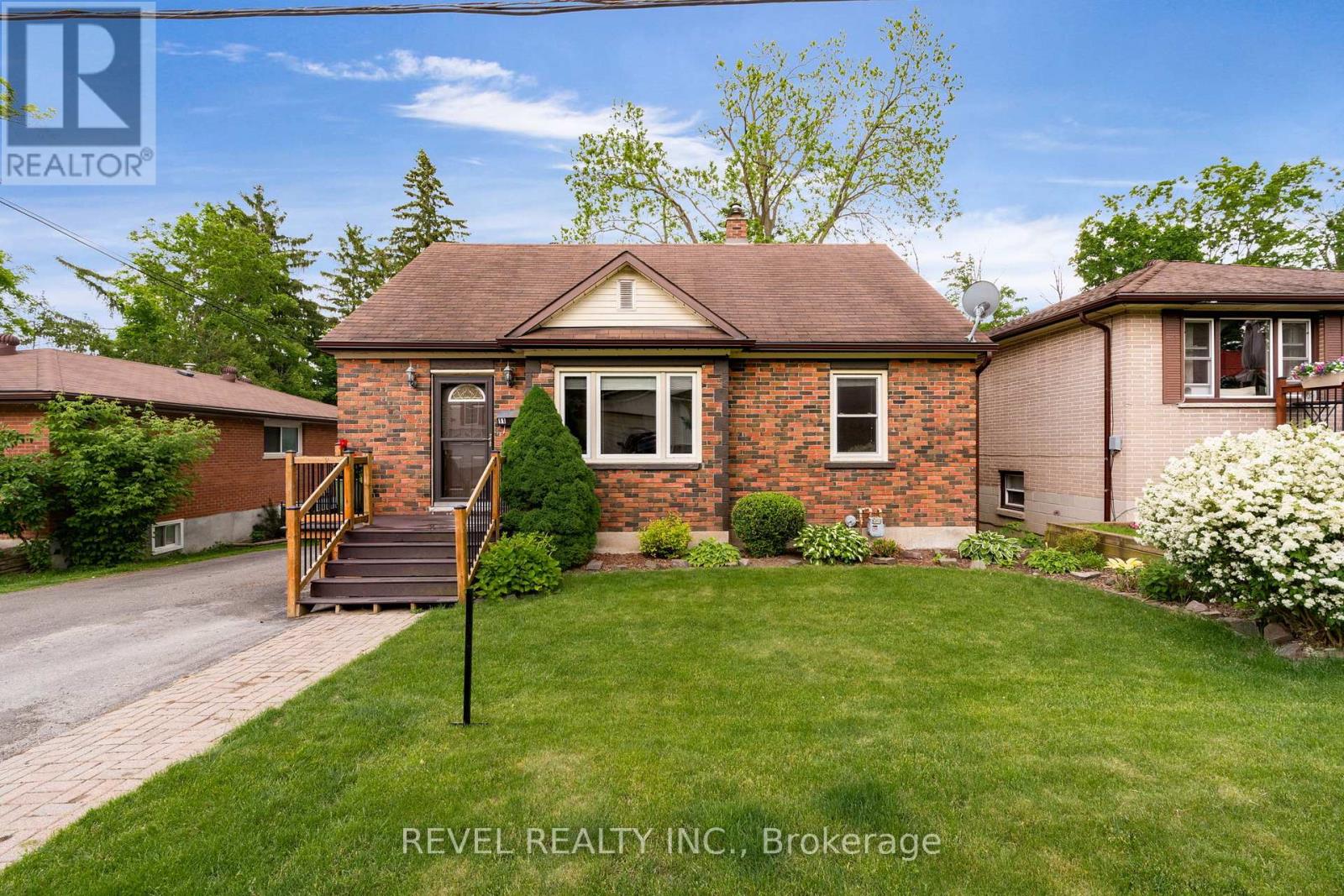 11 NORTH STREET, Barrie, Ontario