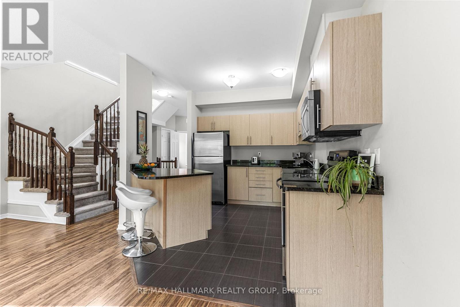 53 Dundalk Private, Ottawa, Ontario  K2J 0J5 - Photo 9 - X12216501