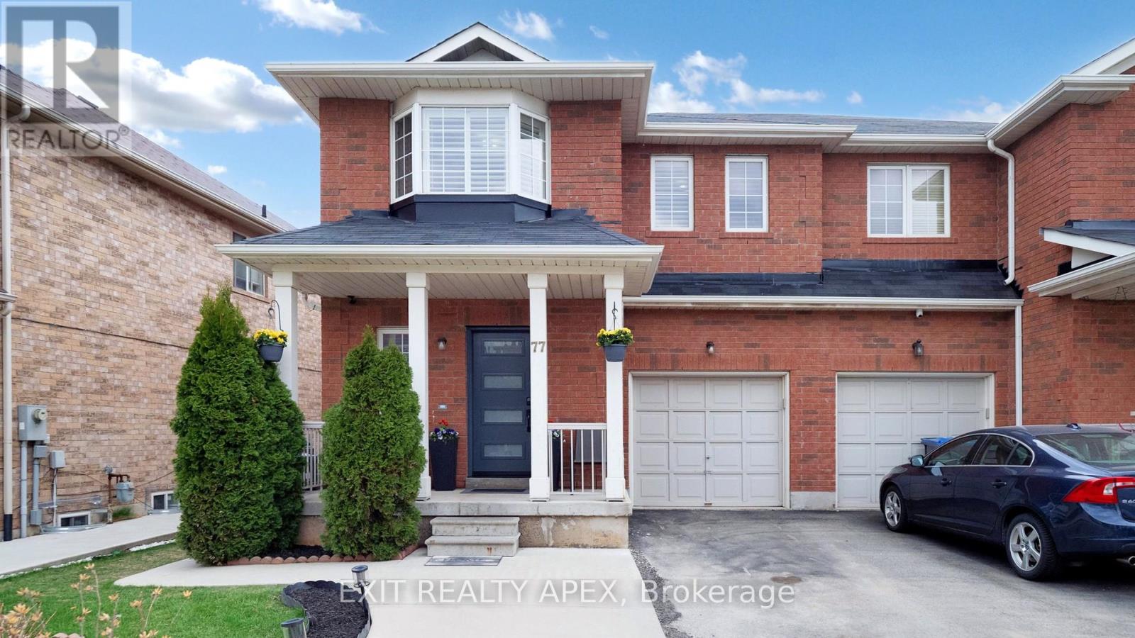 77 Commodore Drive, Brampton, Ontario  L6X 0T4 - Photo 2 - W12215922