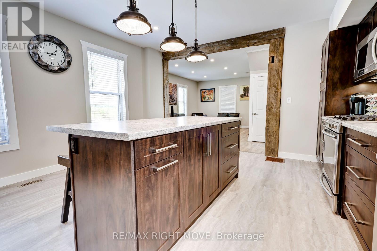 209 Atherley Road, Orillia, Ontario  L3V 1N6 - Photo 7 - S12216039