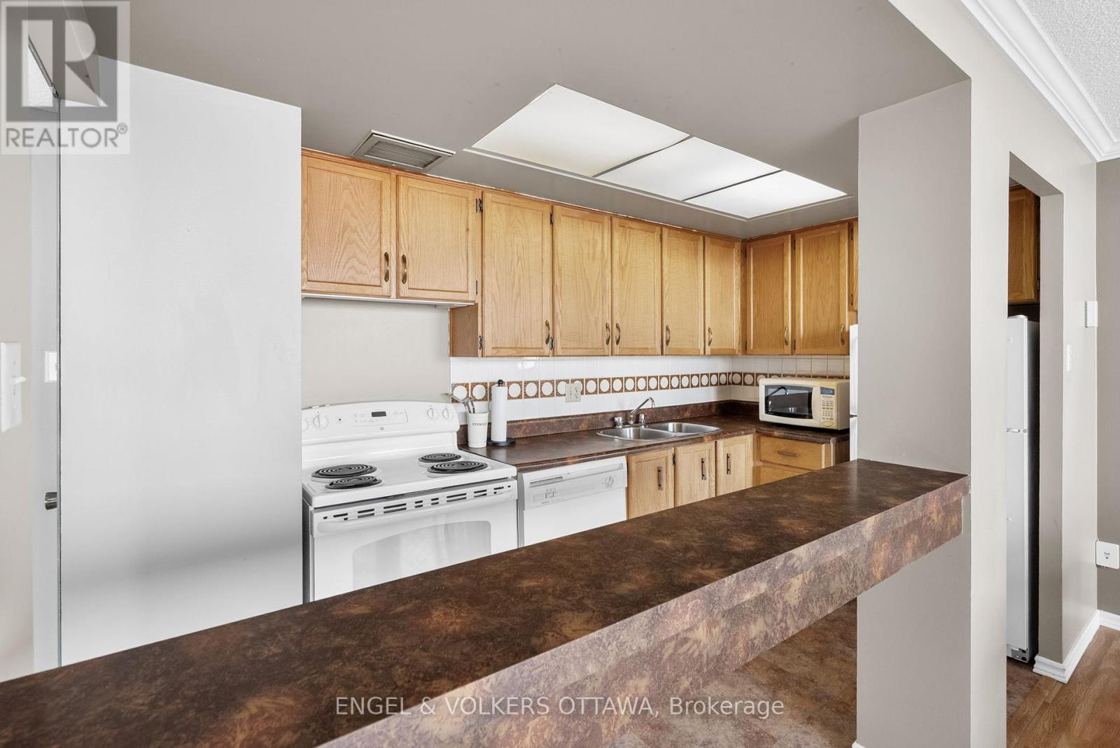 2201 - 530 Laurier Avenue W, Ottawa, Ontario  K1R 7T1 - Photo 10 - X12216518