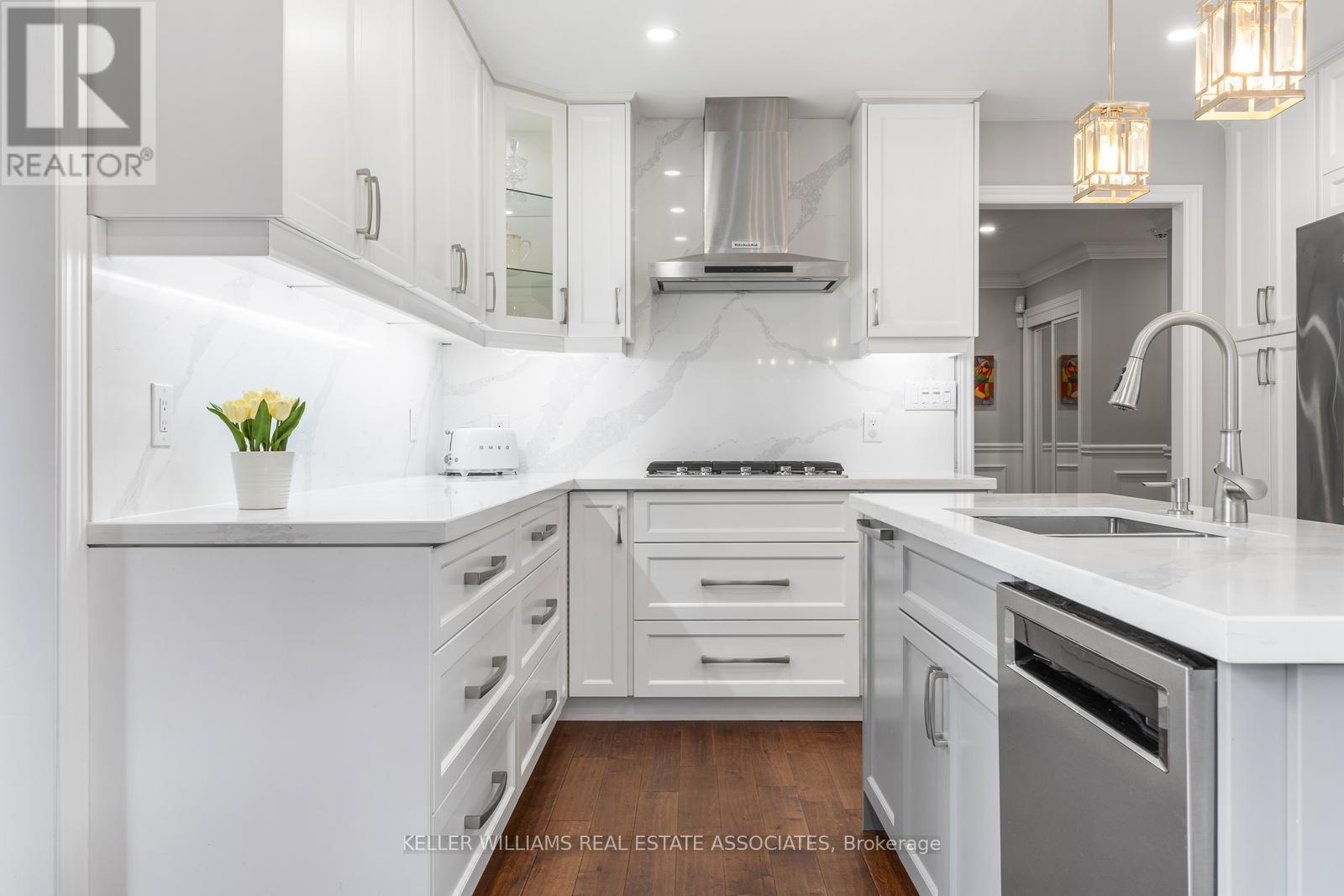 1792 Grosvenor Place, Mississauga, Ontario  L5L 3V8 - Photo 12 - W12215659