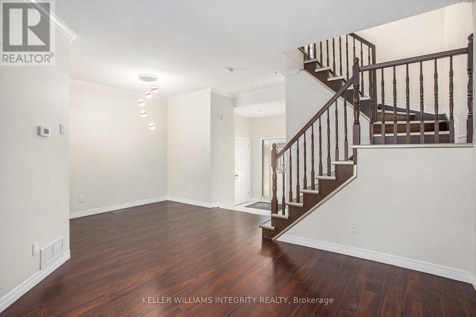 1286 Silvestri Crescent, Ottawa, Ontario  K1J 1E5 - Photo 8 - X12216494