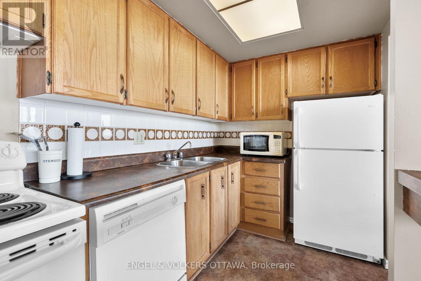2201 - 530 Laurier Avenue W, Ottawa, Ontario  K1R 7T1 - Photo 12 - X12216518