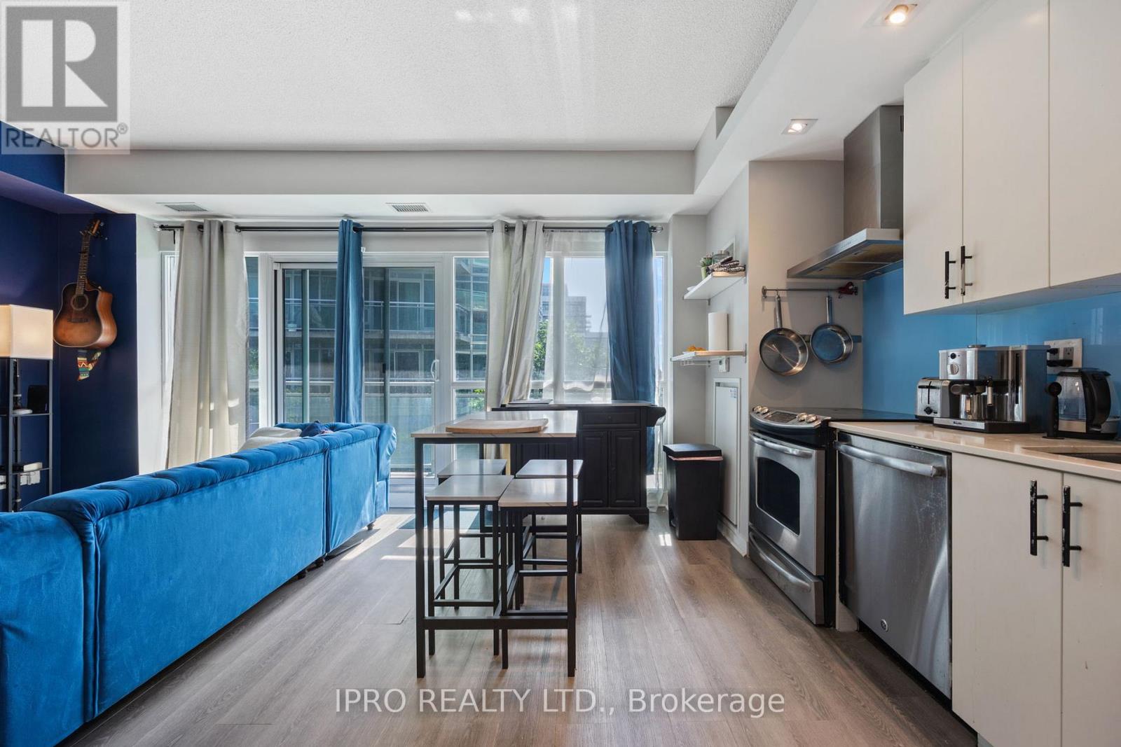531 - 165 Legion Road N, Toronto, Ontario  M8Y 0B3 - Photo 2 - W12204743