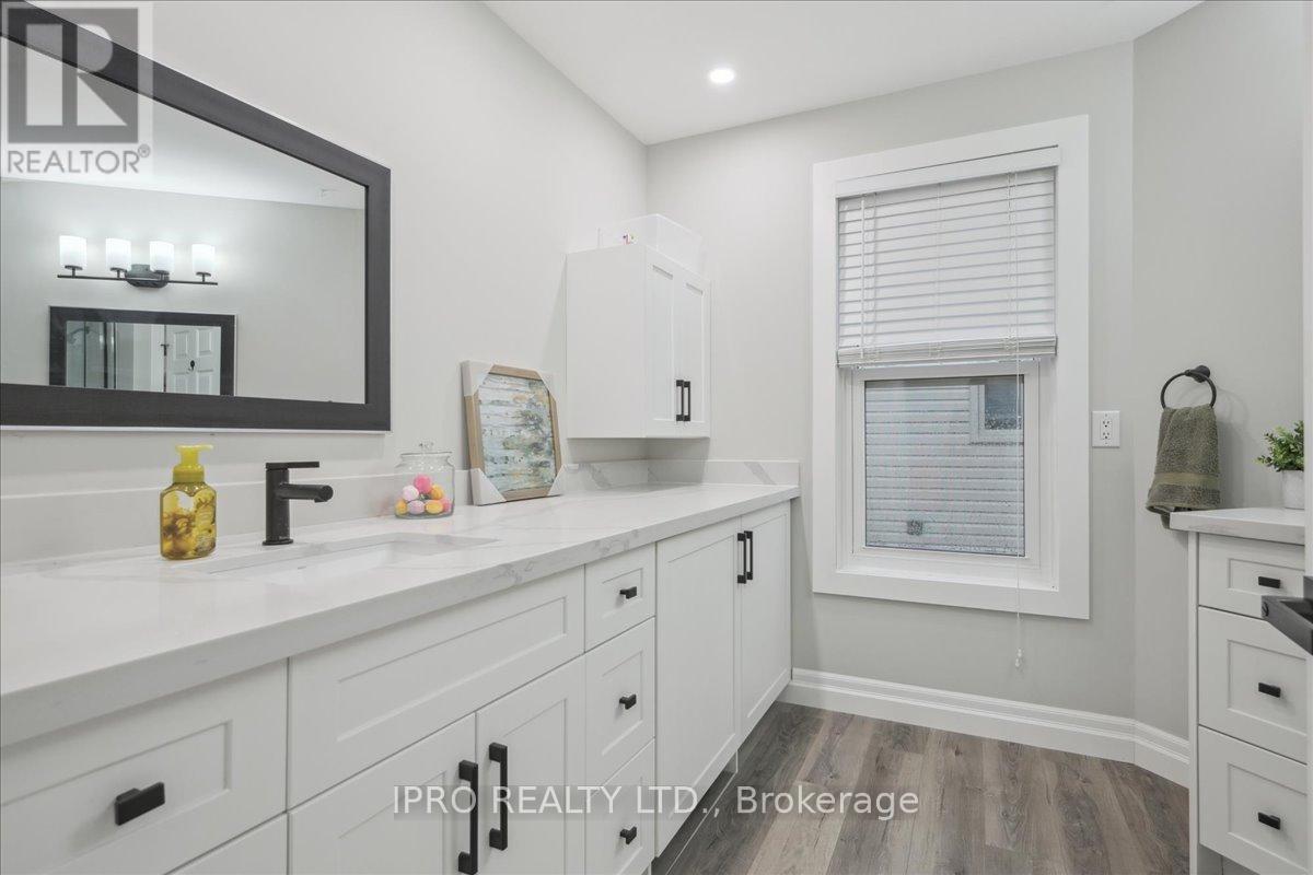 2153 Marc Lane, Burlington, Ontario  L7M 3W6 - Photo 22 - W12215937
