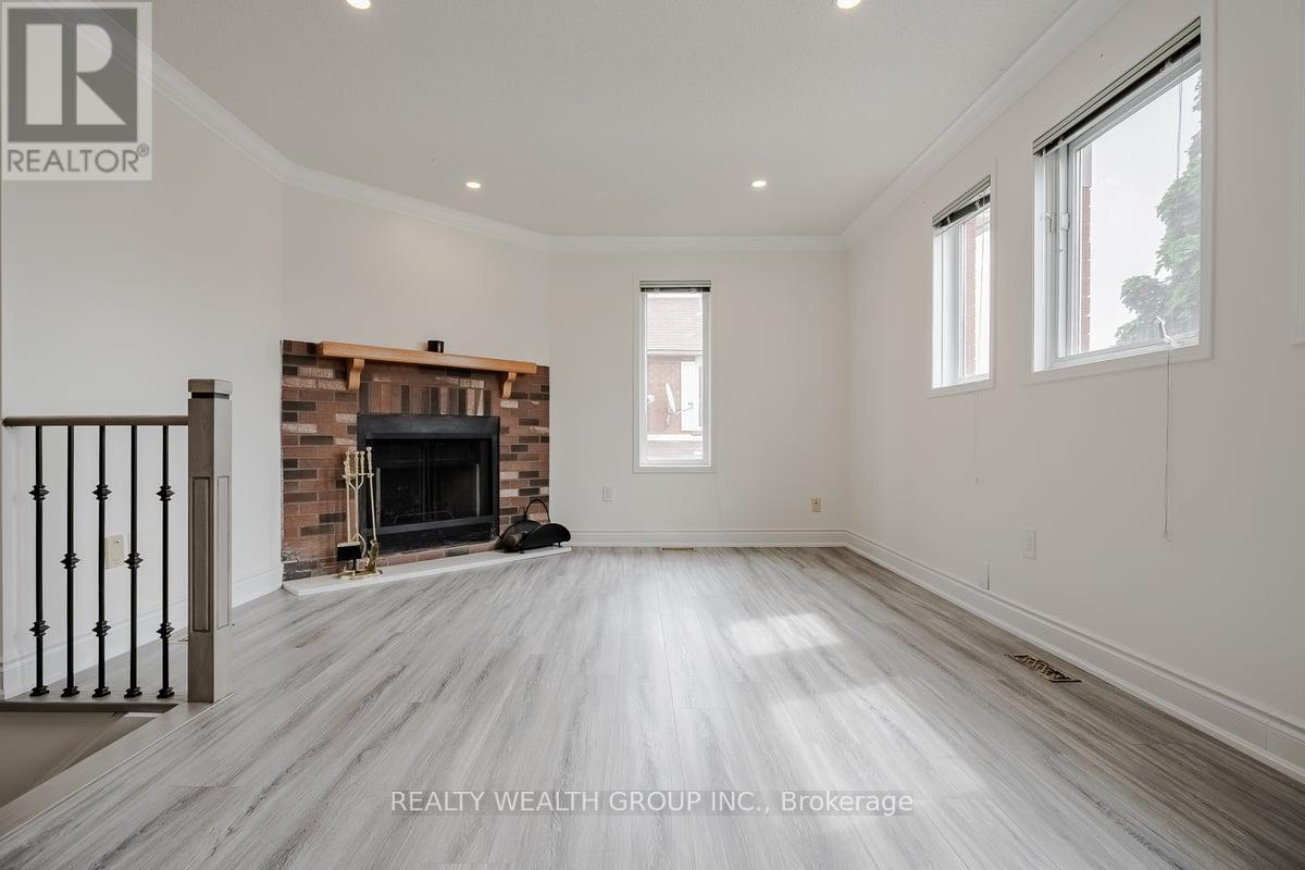 1077 Windsor Hill Boulevard, Mississauga, Ontario  L5V 1P4 - Photo 10 - W12215698