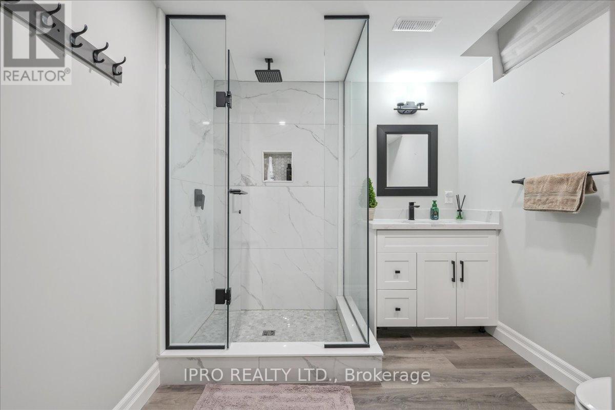 2153 Marc Lane, Burlington, Ontario  L7M 3W6 - Photo 28 - W12215937