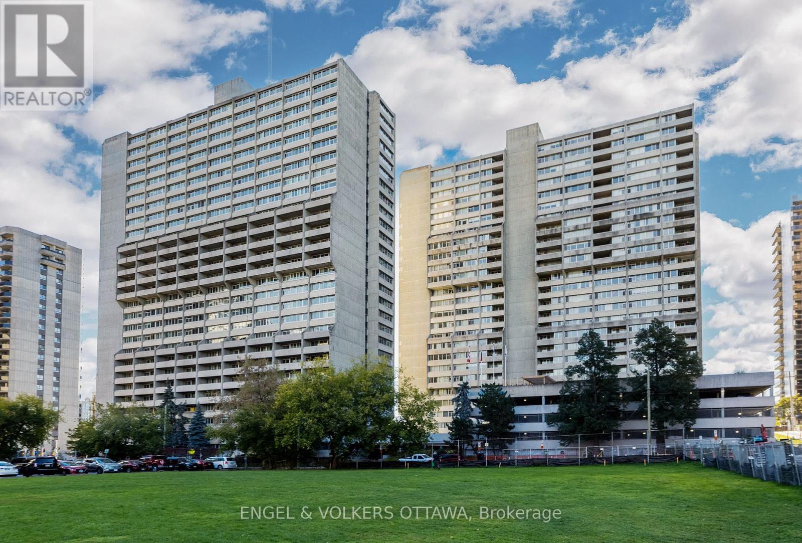 2201 - 530 Laurier Avenue W, Ottawa, Ontario  K1R 7T1 - Photo 2 - X12216518