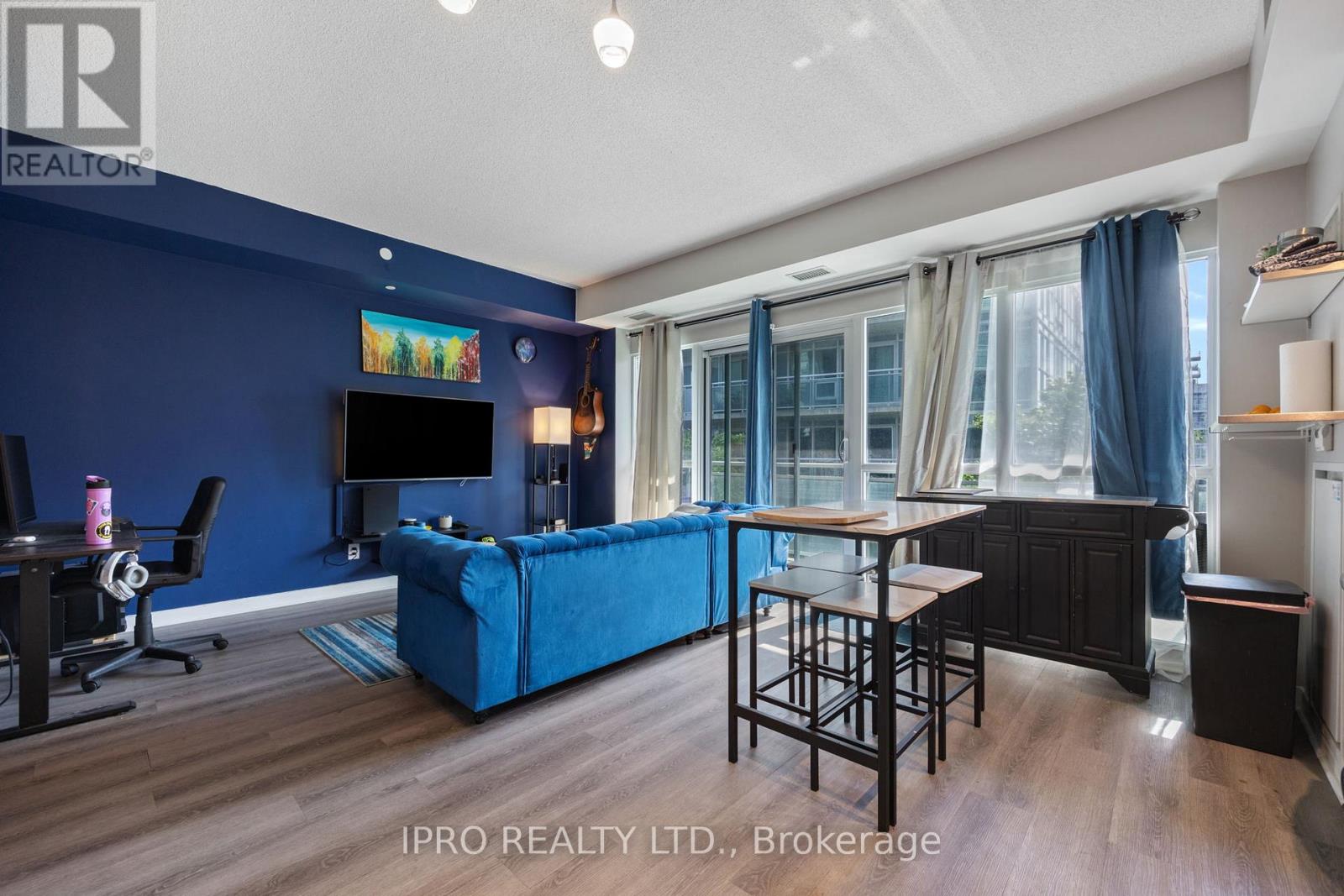 531 - 165 Legion Road N, Toronto, Ontario  M8Y 0B3 - Photo 13 - W12204743