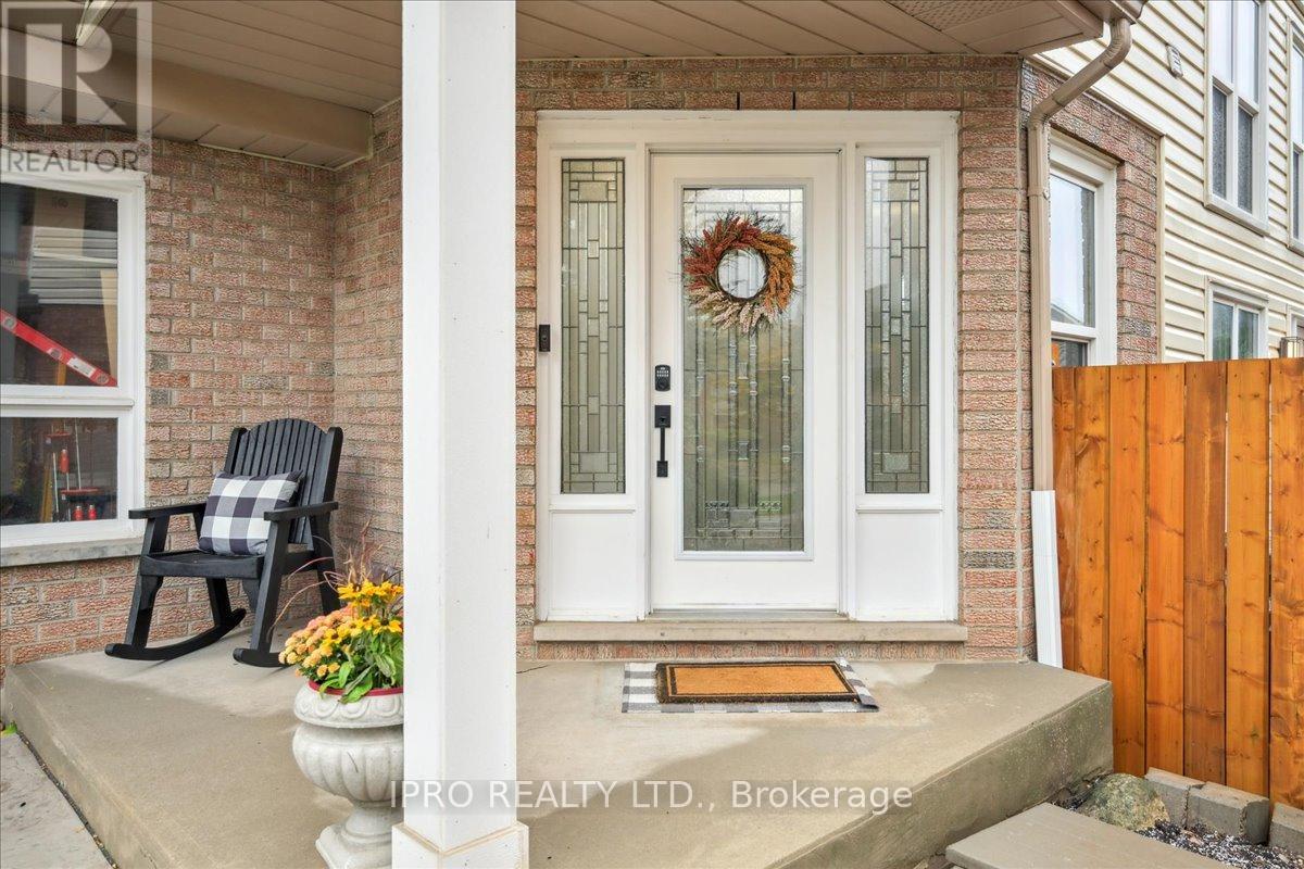 2153 Marc Lane, Burlington, Ontario  L7M 3W6 - Photo 3 - W12215937