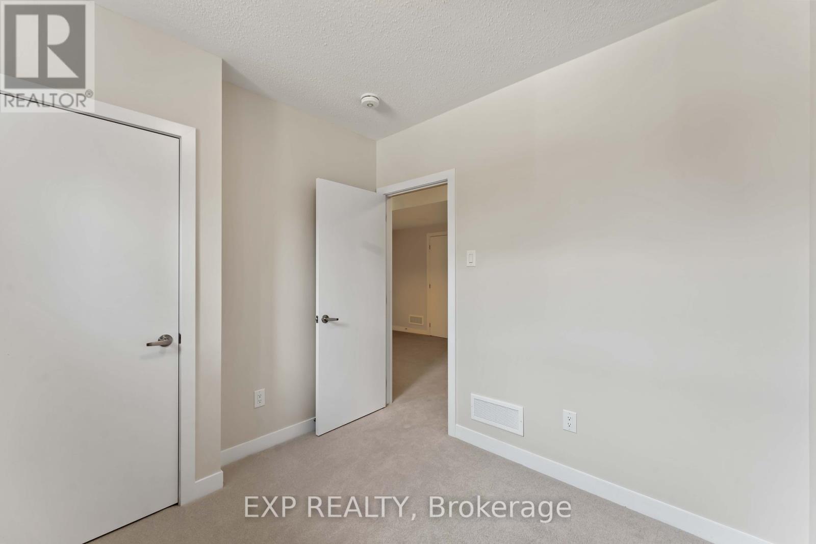 209 Speckled Alder Row, Ottawa, Ontario  K2J 7G8 - Photo 18 - X12216557