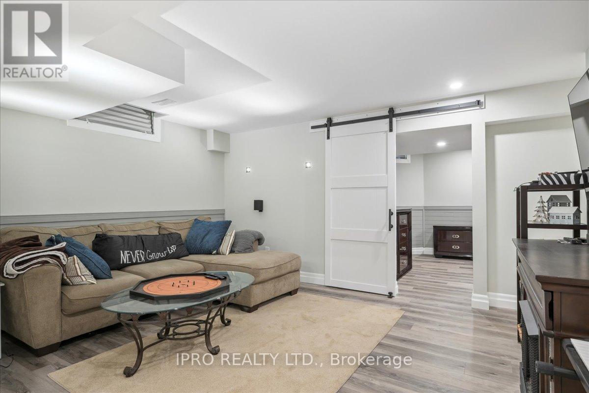 2153 Marc Lane, Burlington, Ontario  L7M 3W6 - Photo 32 - W12215937