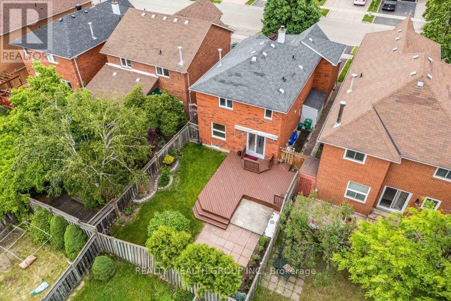 1077 Windsor Hill Boulevard, Mississauga, Ontario  L5V 1P4 - Photo 23 - W12215698