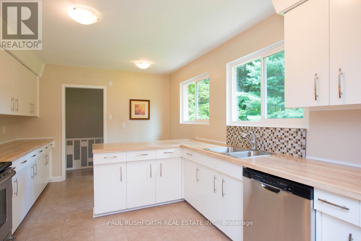 25 Wren Road, Ottawa, Ontario  K1J 7H5 - Photo 12 - X12216578