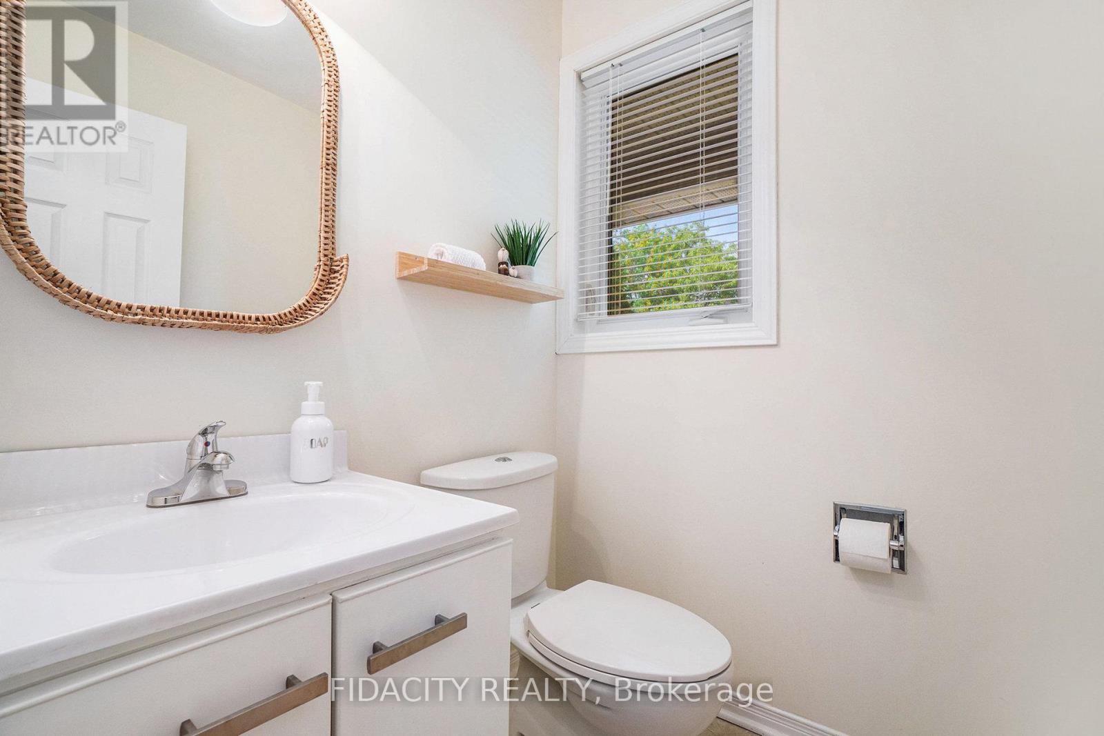 17 Albury Crescent, Ottawa, Ontario  K2S 1G7 - Photo 17 - X12216613