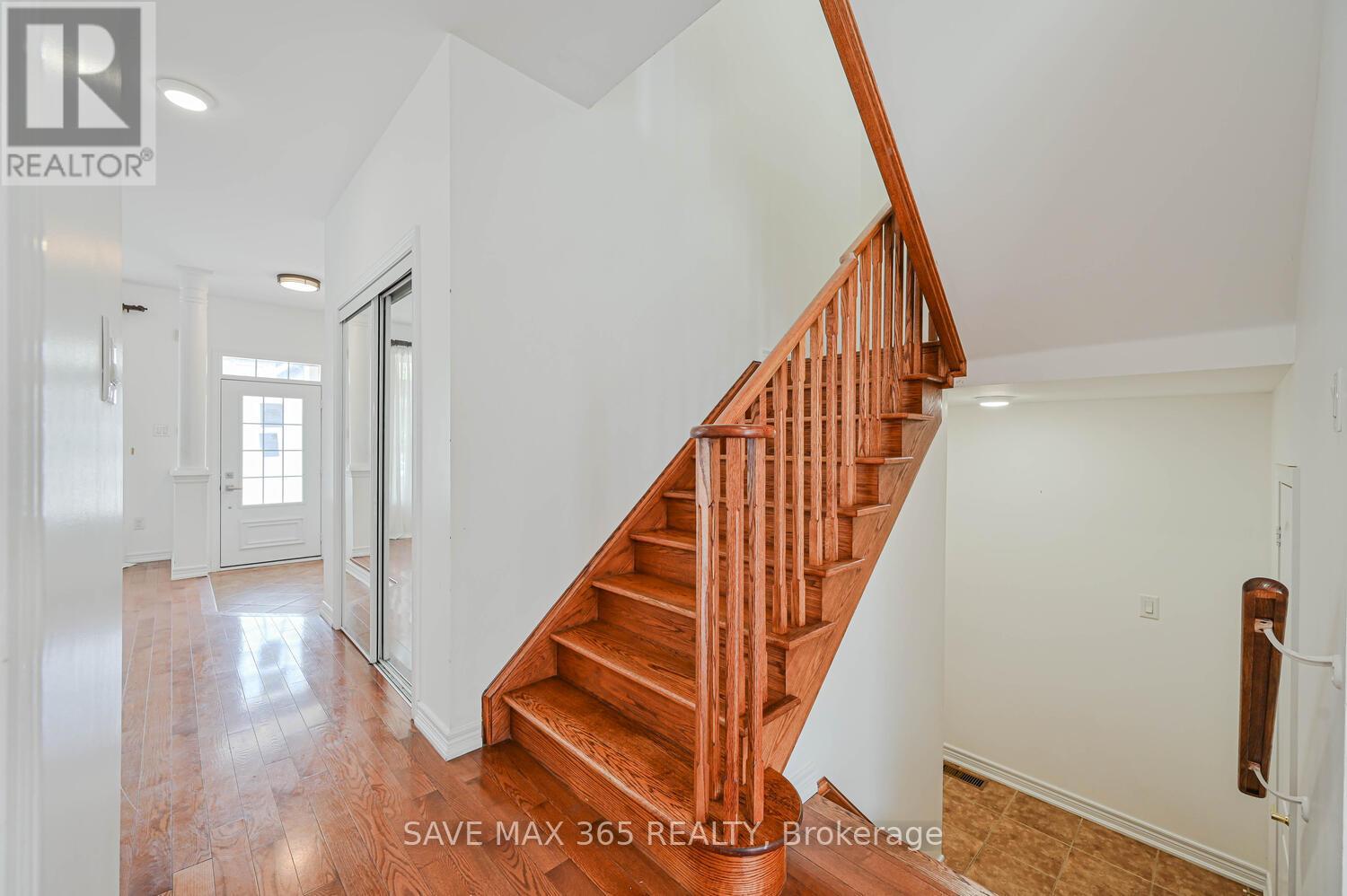 330 Giddings Crescent, Milton, Ontario  L9T 7A4 - Photo 14 - W12215980